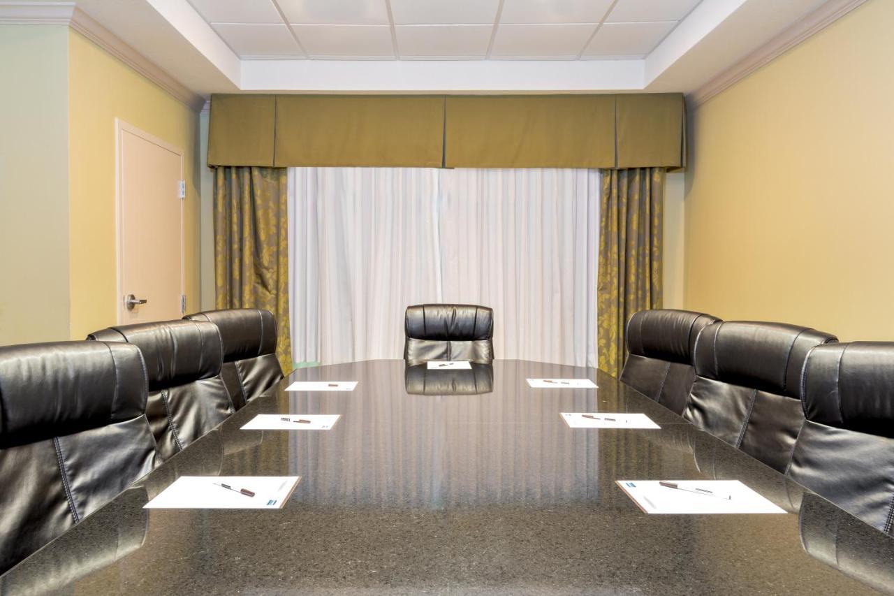 Staybridge By Ihg Hotel